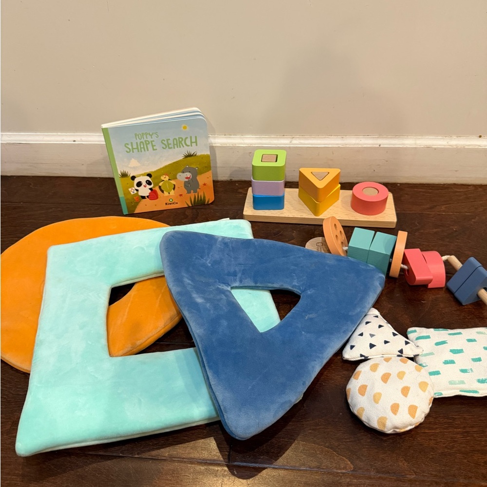 KiwiCo “Poppy’s Shape Search” Learning Toy Set